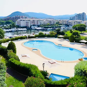 somptueux-3-pieces-vue-sur-piscine.fr-provencehotel.com/